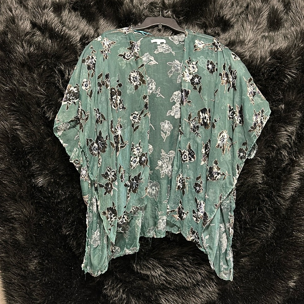 Woven Heart : Green sheer velvet roses kimono cover-up / Size S/M / Aa-37